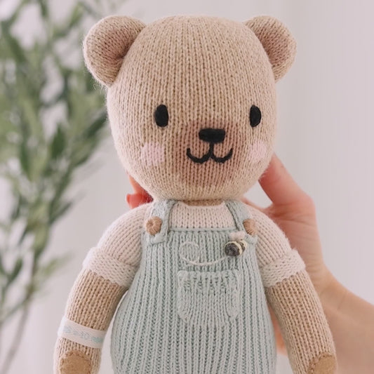 預購｜cuddle+kind 手工玩偶-Charlie 小蜜熊